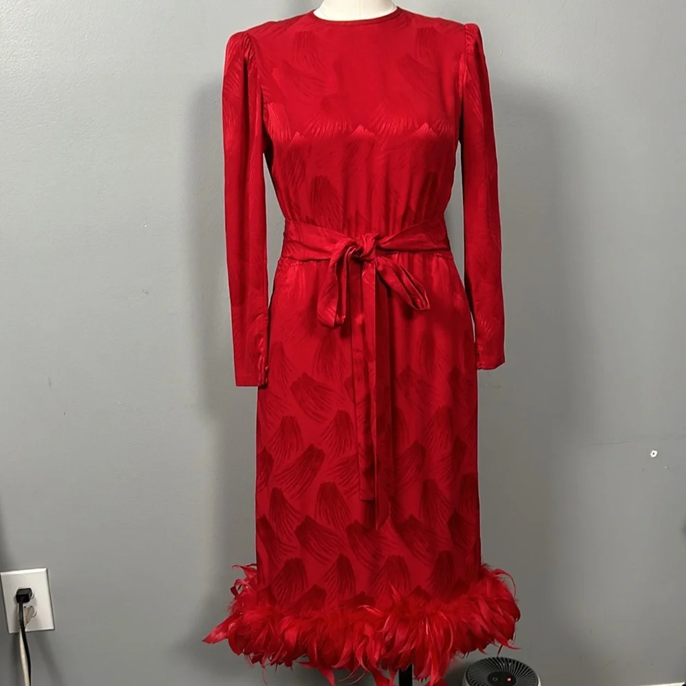Vintage Women’s Silk Red Shift Dress Faux Feather Hem Necktie Slip on size S - Picture 3 of 17